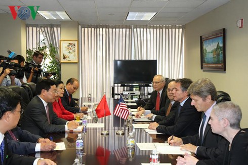 Deputy Prime Minister meets with US Deputy Secretary of State - ảnh 1